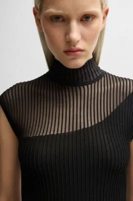 Vestido de cuello medio en tejido de crepé con detalles opacos
