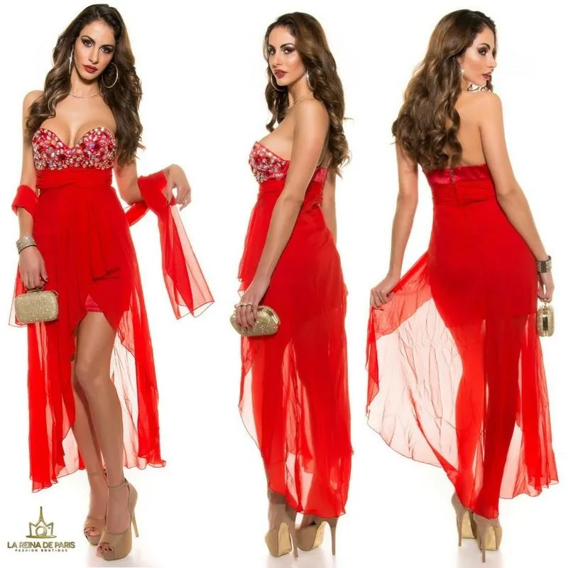Vestido de noche rojo con pedrería 
