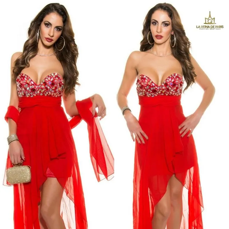 Vestido de noche rojo con pedrería 