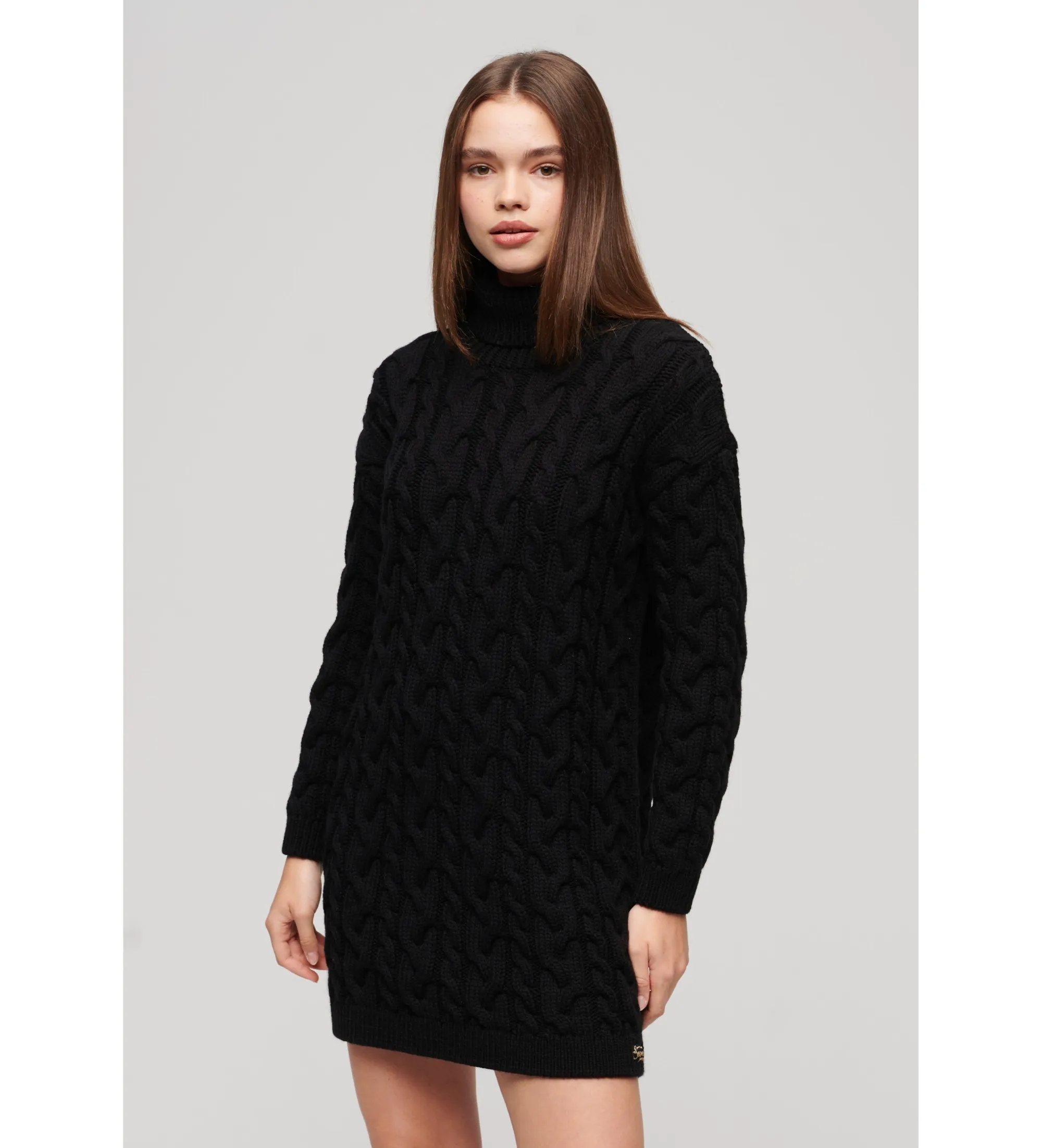 Vestido de punto de ochos con cuello enrollado negro