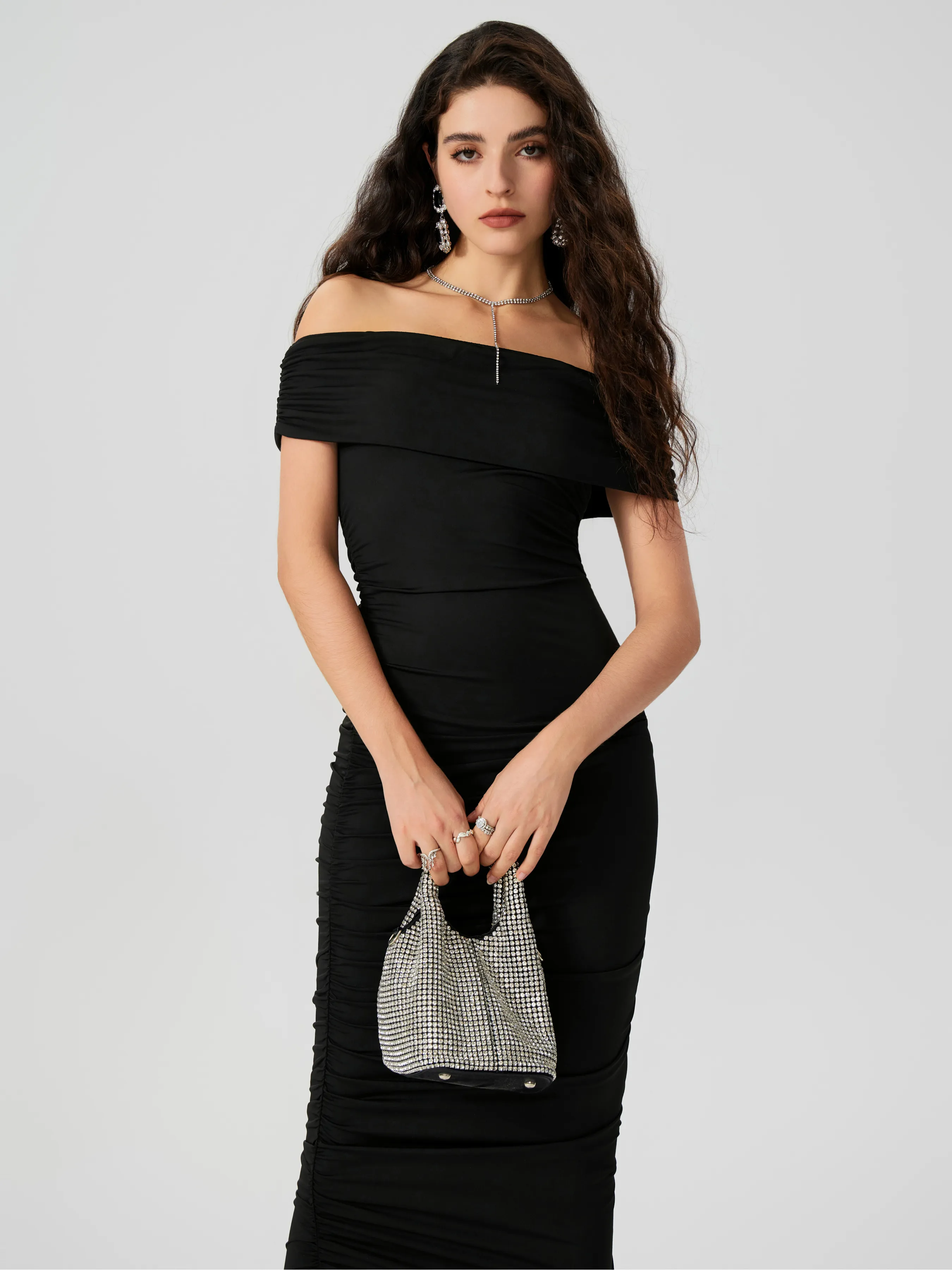  Vestido Midi Fruncido con Hombros Descubiertos