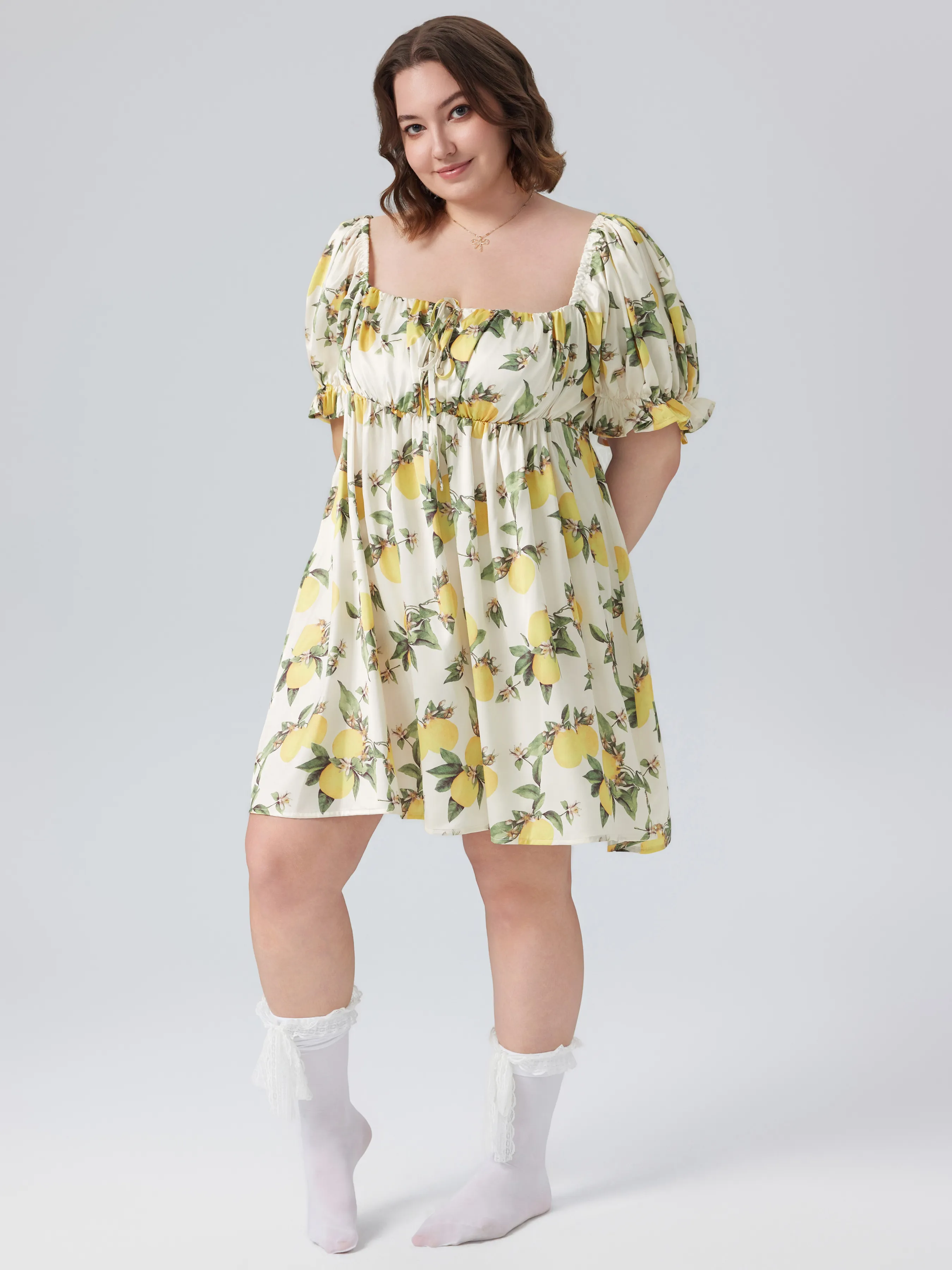  Vestido Mini Nocturno con Cuello Cuadrado y Dobladillo con Volantes de Frutas Curvy