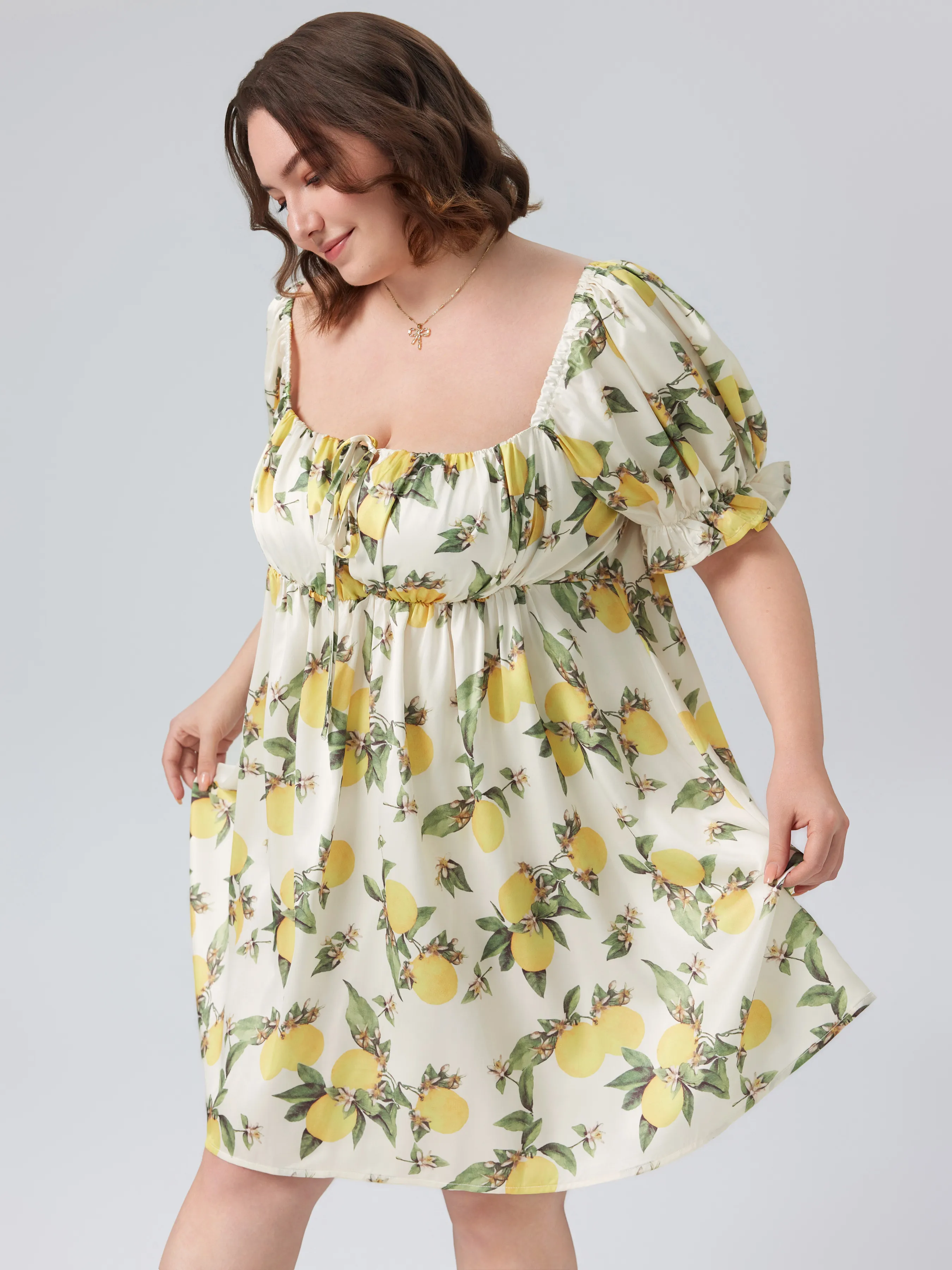  Vestido Mini Nocturno con Cuello Cuadrado y Dobladillo con Volantes de Frutas Curvy
