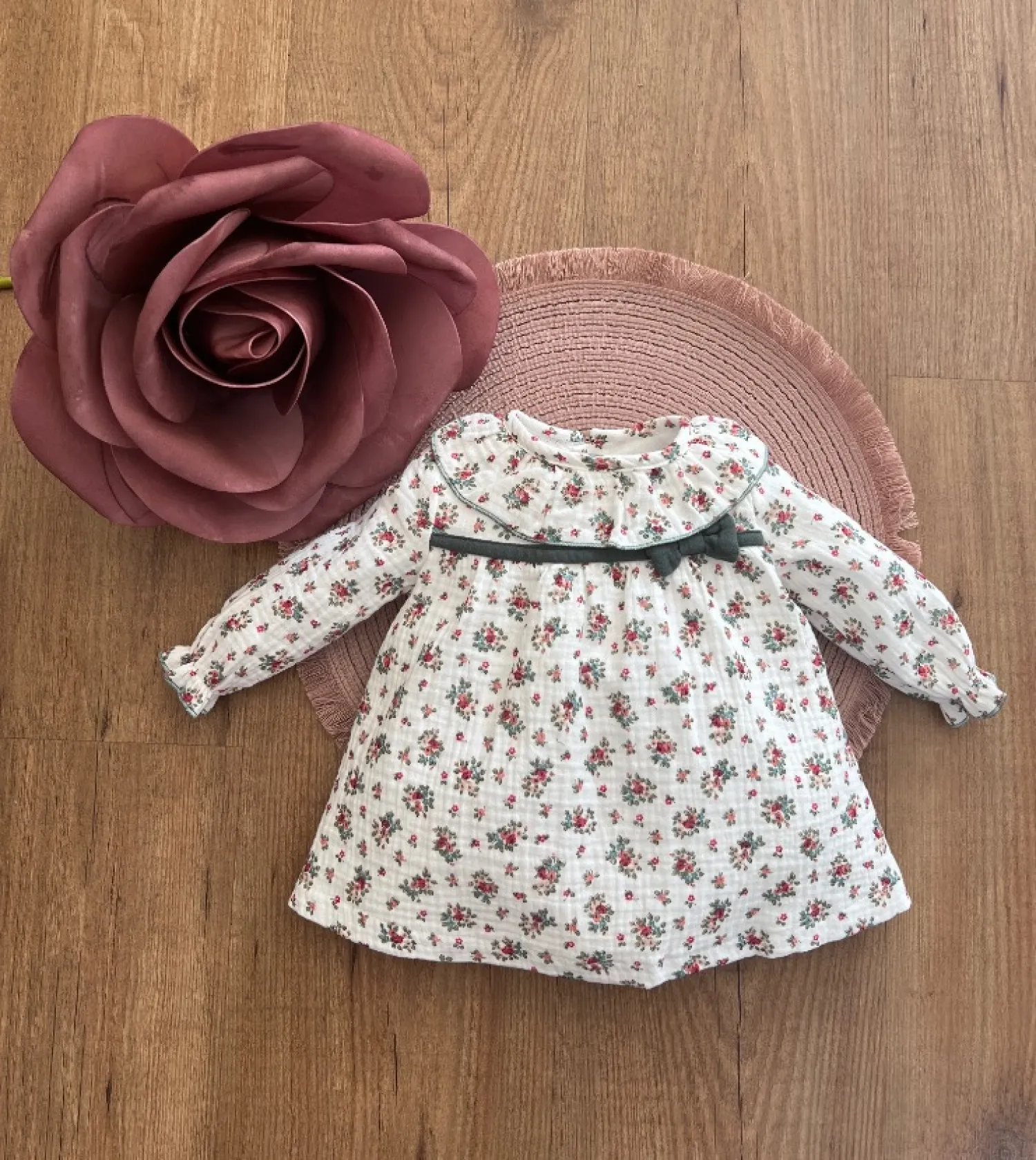 Vestido para bebé niña Colección Melocotón.