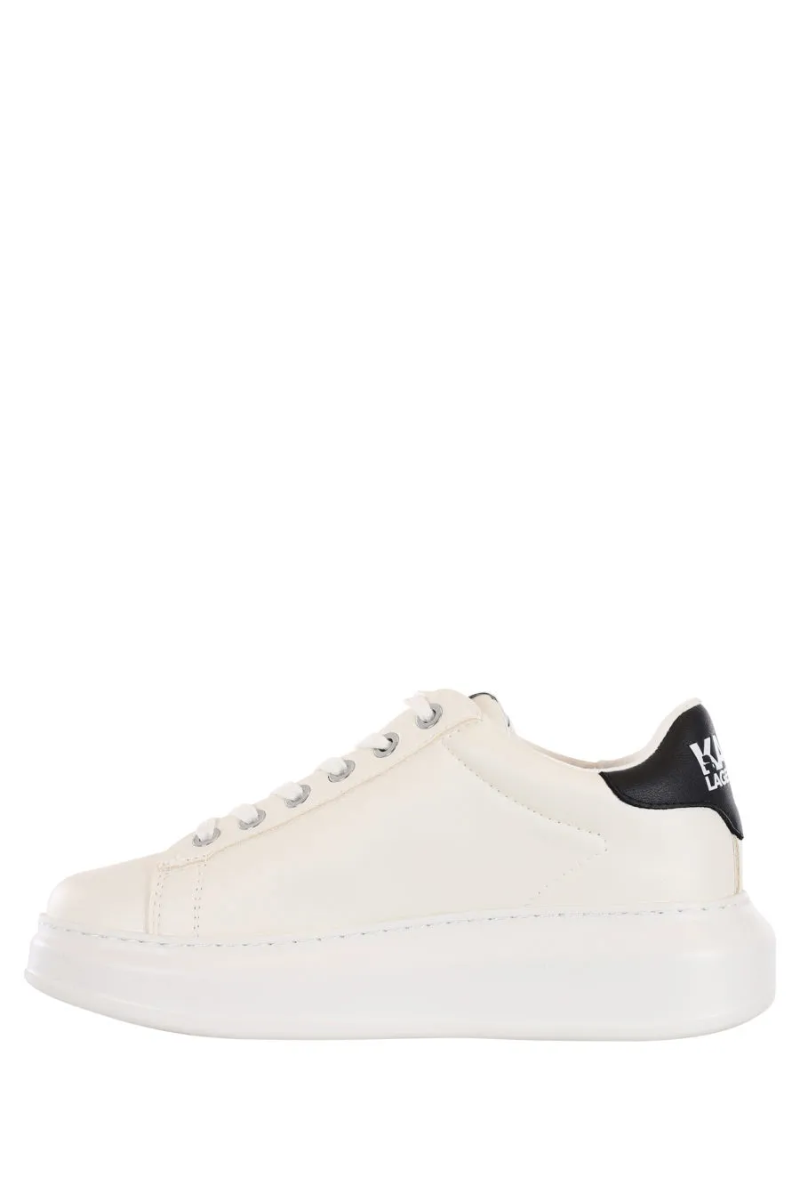 Zapatillas blancas altas con parche
